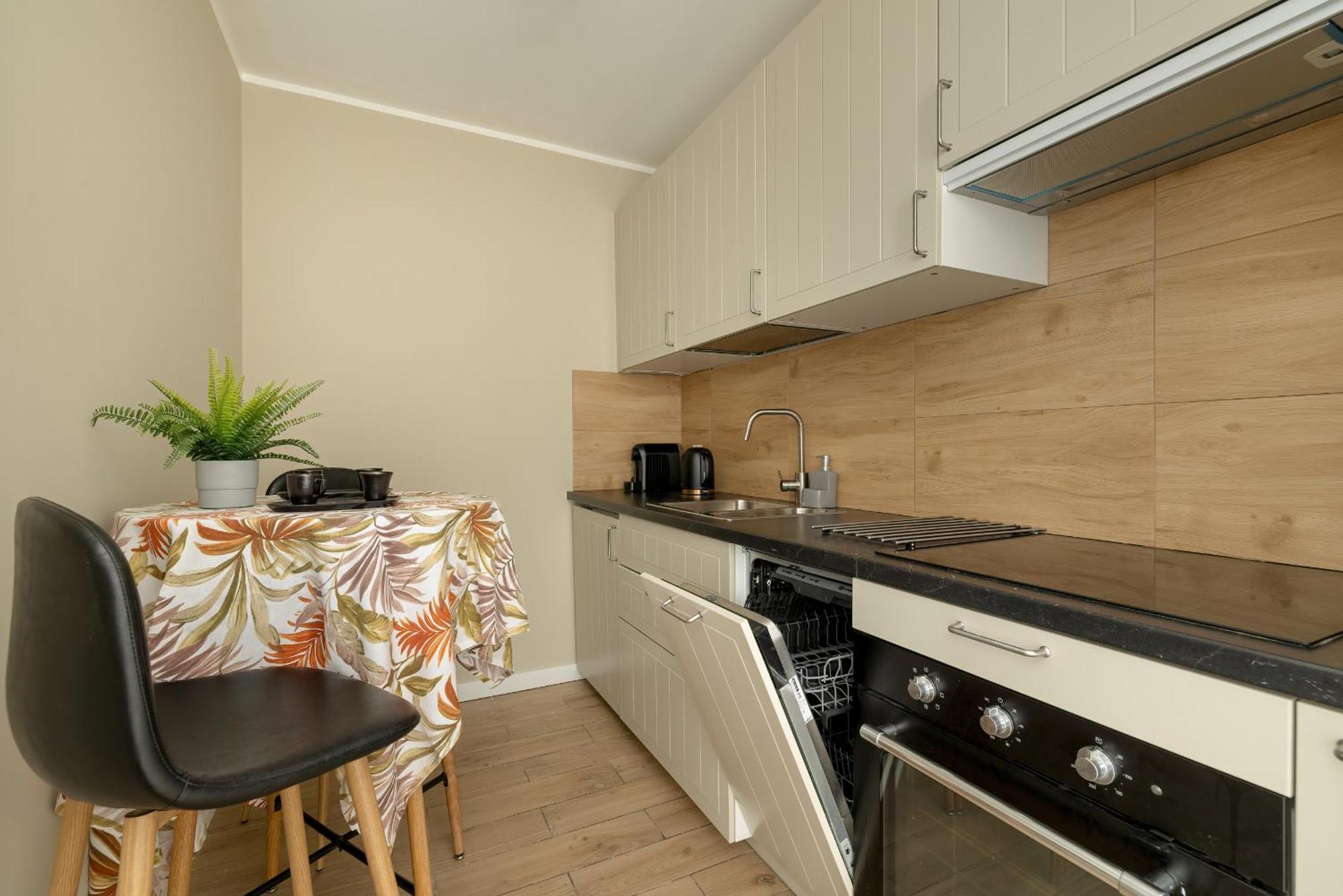 Tysiaclecia Studio Apartament Z Balkonem I Darmowym Parkingiem By Noclegi Renters Kattowitz Exterior foto